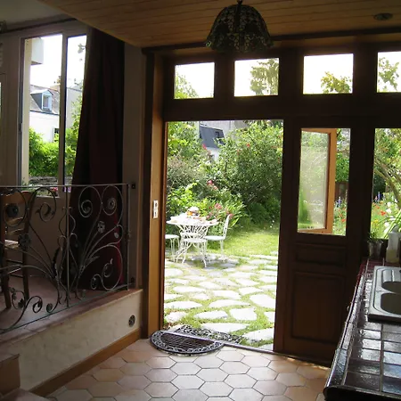 Le Petit Quernon Отель типа 