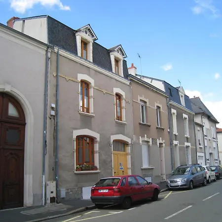 Le Petit Quernon Отель типа 