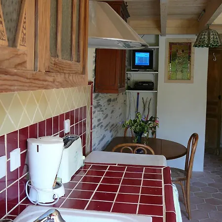 Le Petit Quernon فندق مبيت وإفطار