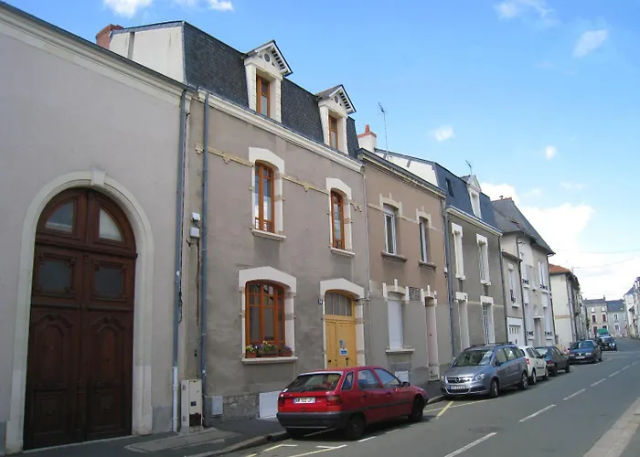 Le Petit Quernon Bed & Breakfast