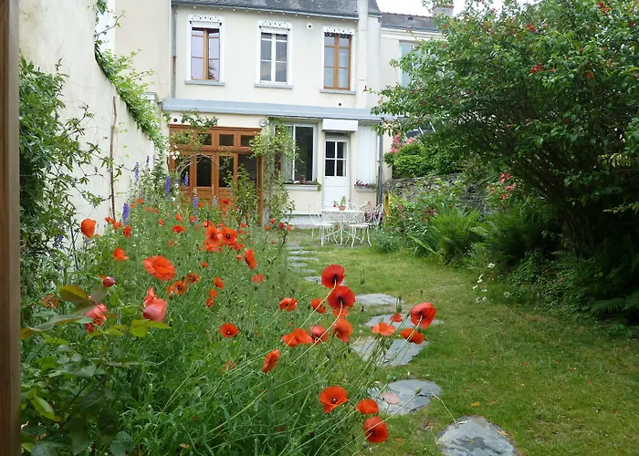 Le Petit Quernon Bed & Breakfast 3*
